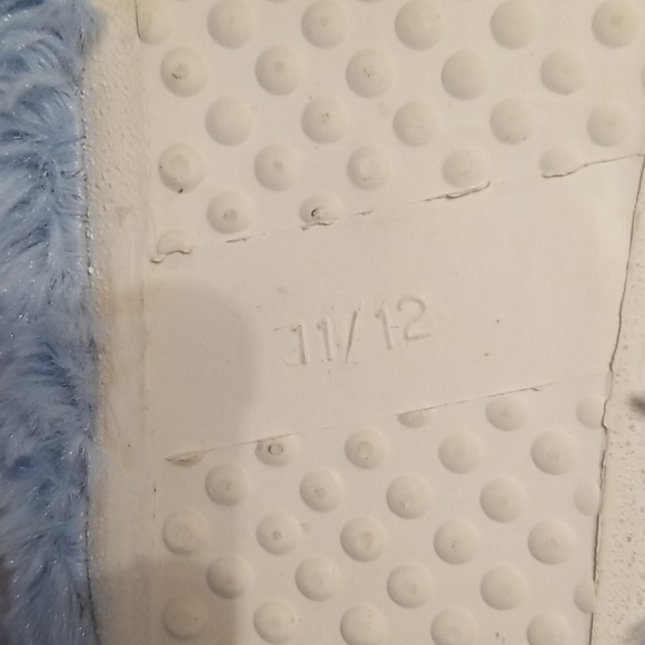 Sleepware set with matching slippers - Picture 10 of 11